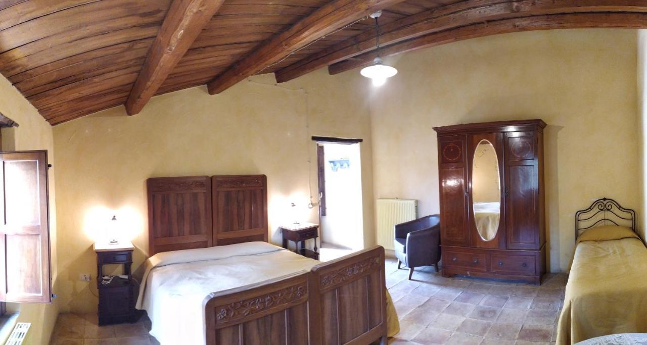 Agriturismo Colloreto モラーノ・カーラブロ 部屋 写真