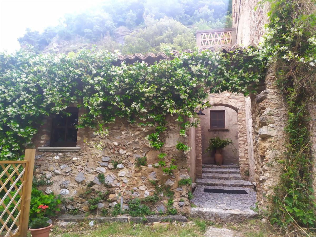 Agriturismo Colloreto モラーノ・カーラブロ エクステリア 写真